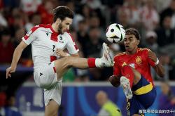 爱游戏官网-包含法国强势西班牙，迪马利亚三分雨点燃全场的词条