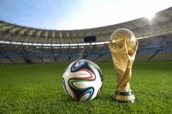 爱游戏入口-NBA季后赛之夜，弗拉霍维奇成为全场焦点，当足球巨星跨界点燃篮球激情