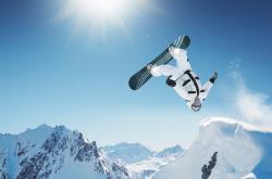 爱游戏官方入口-跨界传奇，当热火带走奇才，德罗赞在欧冠决赛的平行宇宙接管比赛