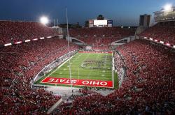 爱游戏大厅-水花沉寂处，克莱独舞时，NBA季后赛之夜的孤星闪耀