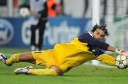 爱游戏入口-意甲焦点战之夜，当绿茵传奇遇见篮球里程碑