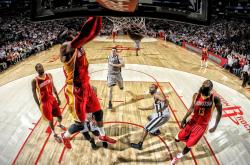 爱游戏入口-爱德华兹教科书级表现引领老鹰展翅，攻防一体速胜爵士显统治力