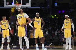 爱游戏下载-顶级球队冲冠之路，赛程密集备战全力出击的简单介绍