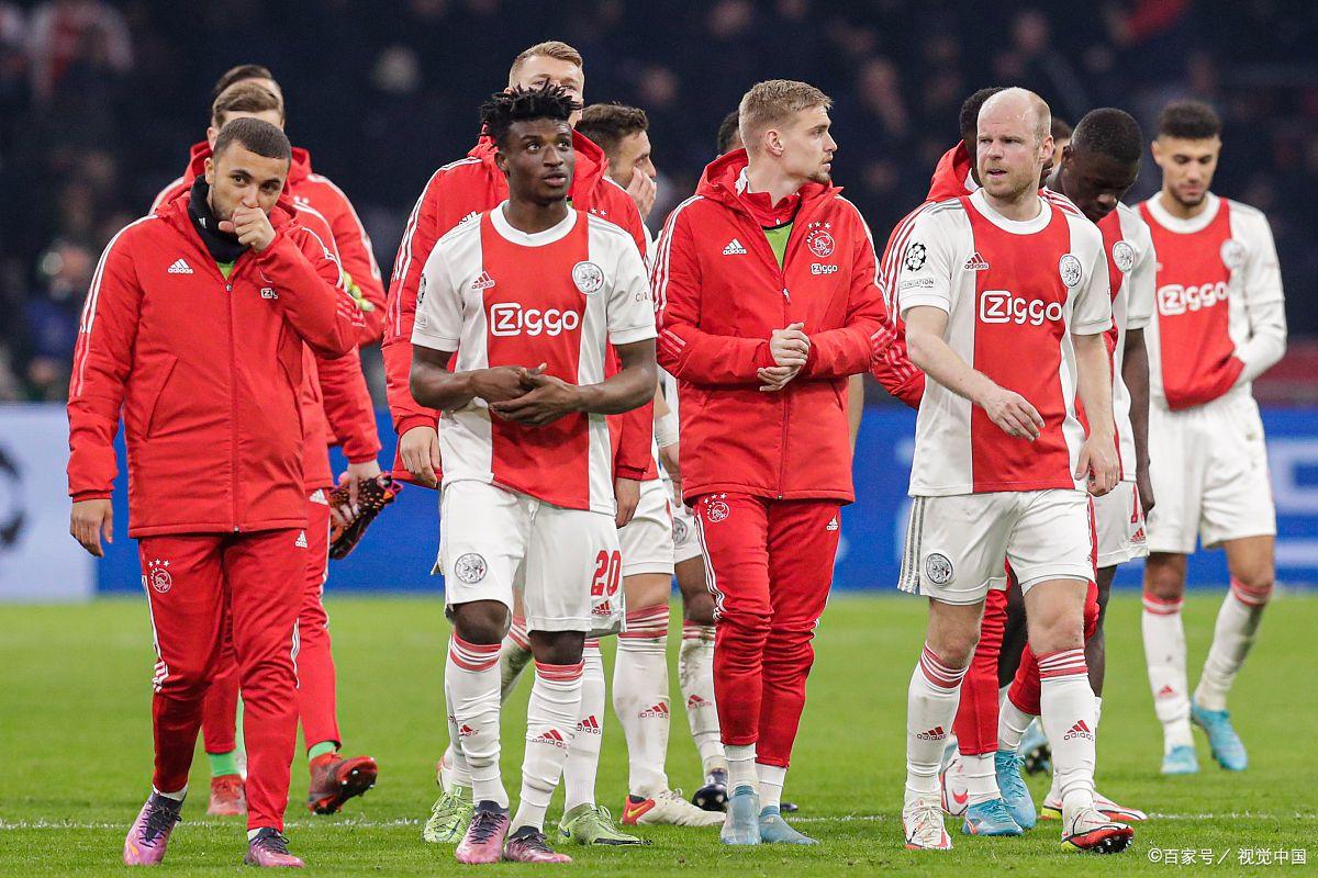 关于阿贾克斯取得胜利，晋级到强的信息