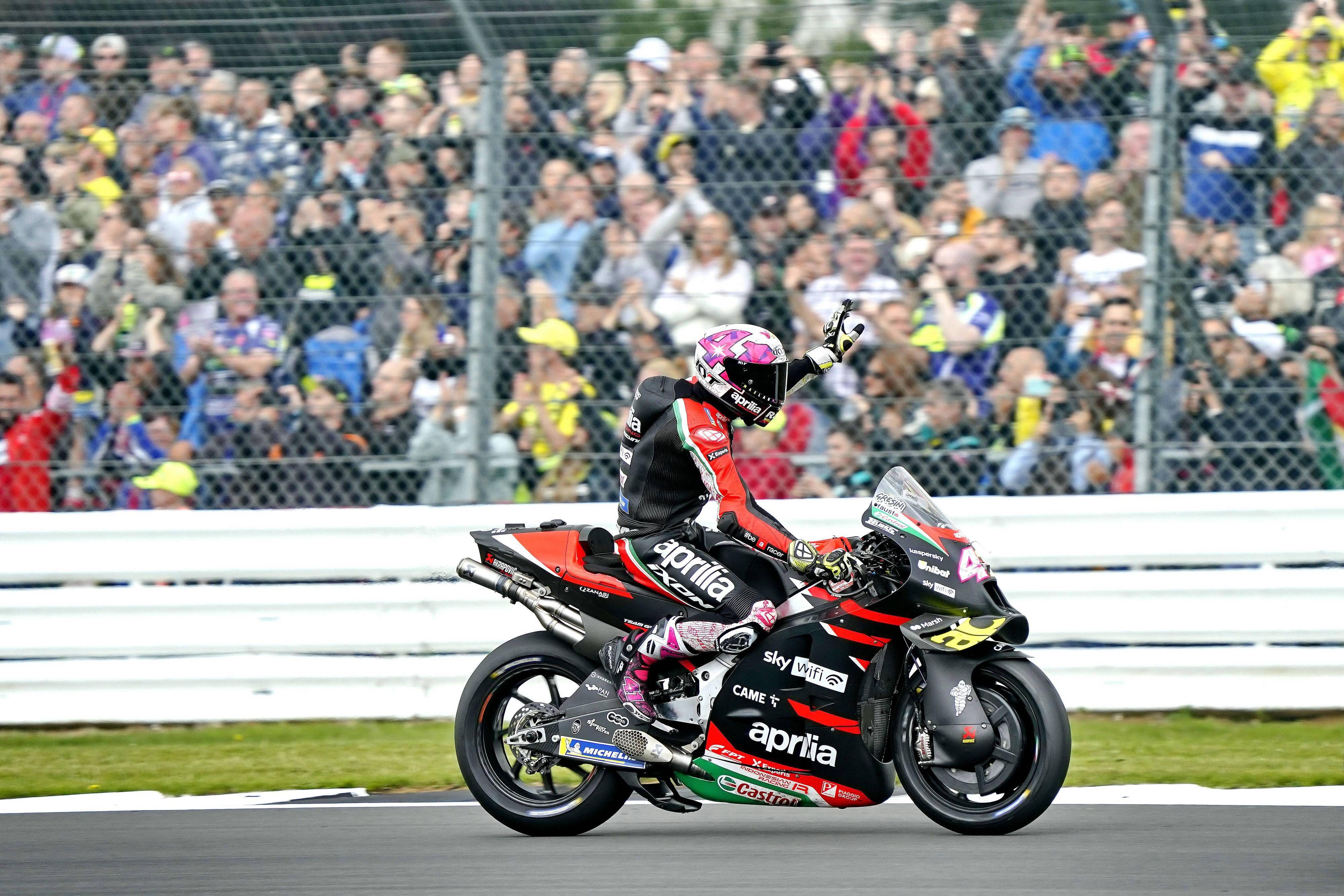 秘鲁选手打破记录登上颁奖台