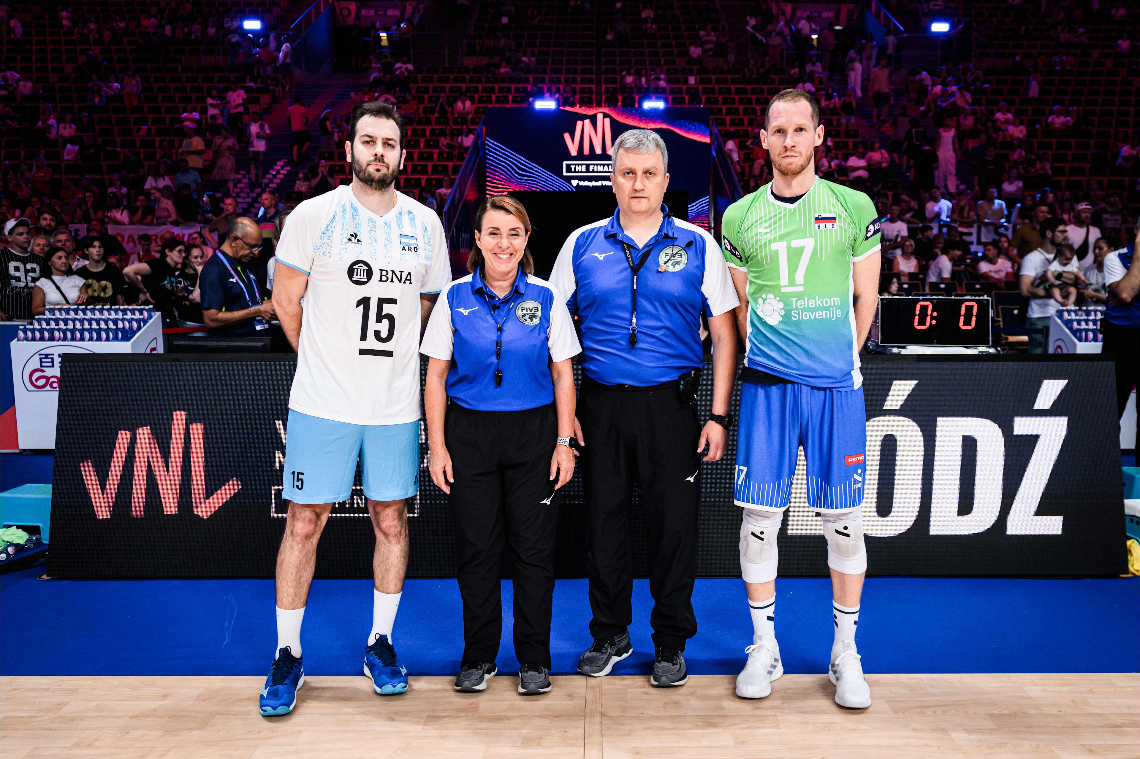 斯洛文尼亚队连胜晋级,实力抢眼 斯洛文尼亚队连胜晋级,实力抢眼