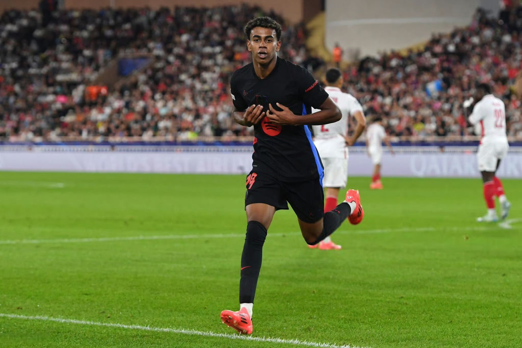 包含摩纳哥队在客场-轻松战胜斯特拉斯堡的词条 包含摩纳哥队在客场-轻松战胜斯特拉斯堡的词条