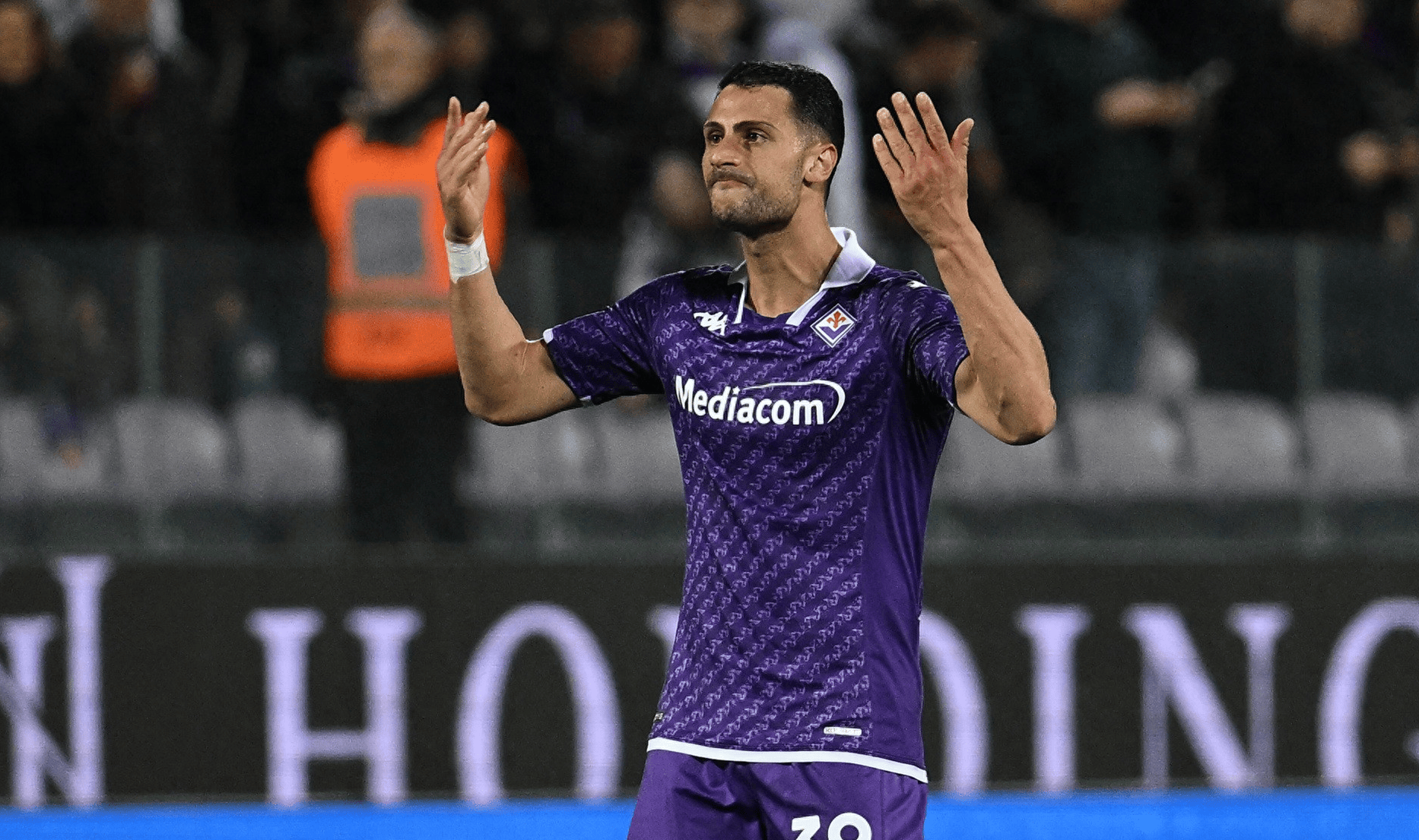 佛罗伦萨客场夺得关键胜利的简单介绍