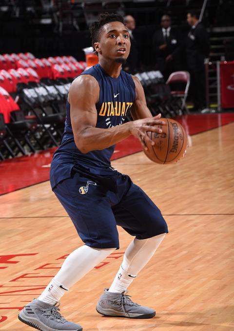 巴西男篮鏖战猛龙,萨姆·米切尔高光表现的简单介绍 巴西男篮鏖战猛龙,萨姆·米切尔高光表现的简单介绍