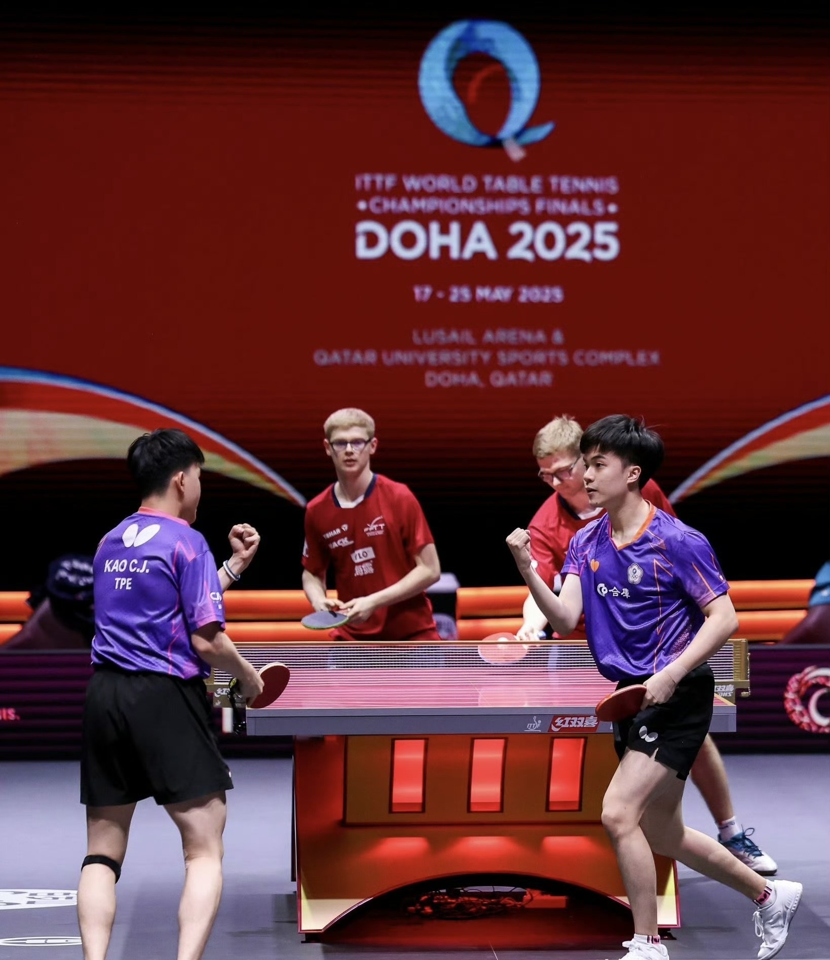 包含英国乒乓球队鏖战瑞典乒乓球队，张继科送出助攻的词条