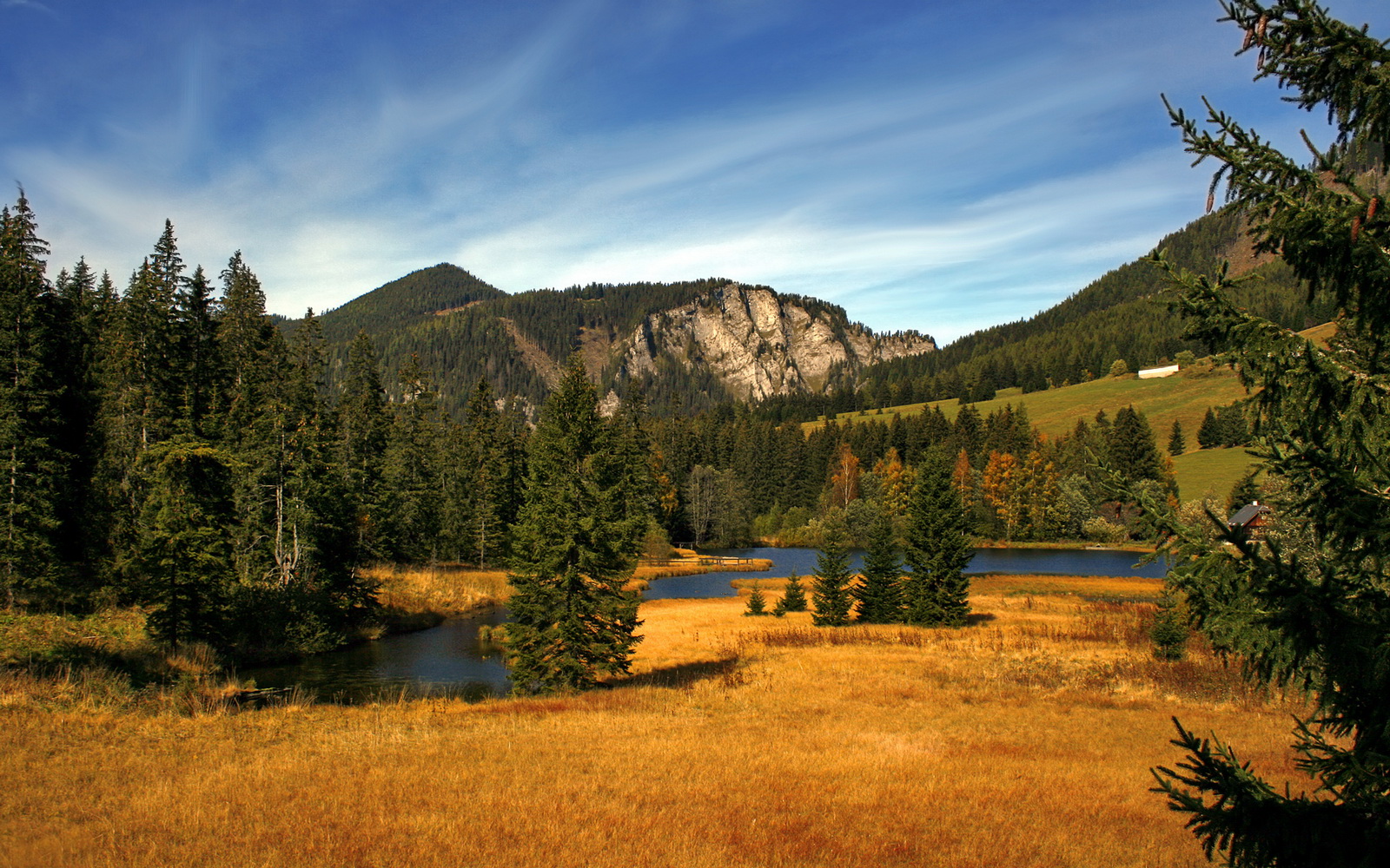 当墨西哥蓝邂逅拉齐奥蓝,莫德里奇的火热跨越了谁的边界?