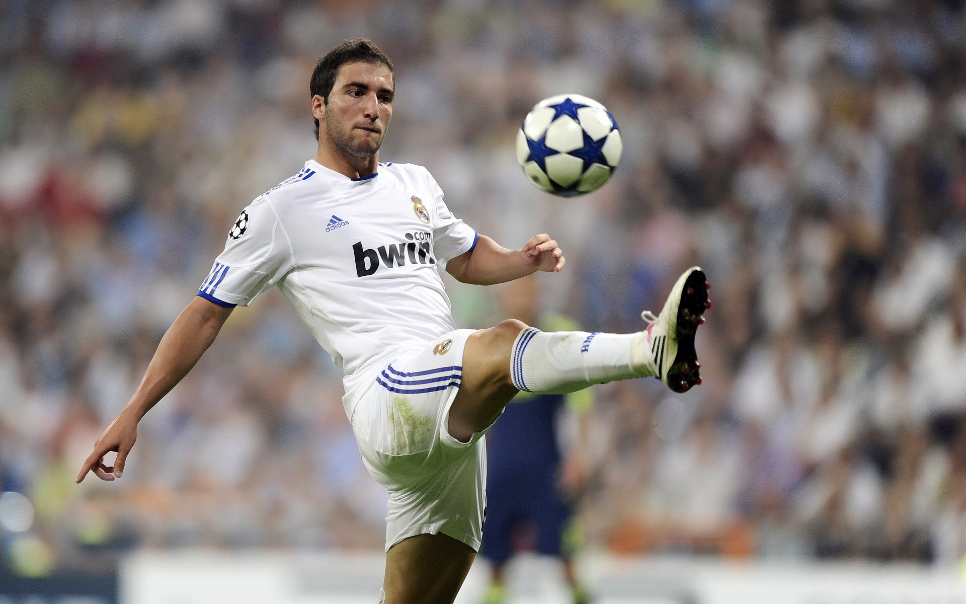 从加勒比到英超，封锁、足球与地缘政治的意外交响